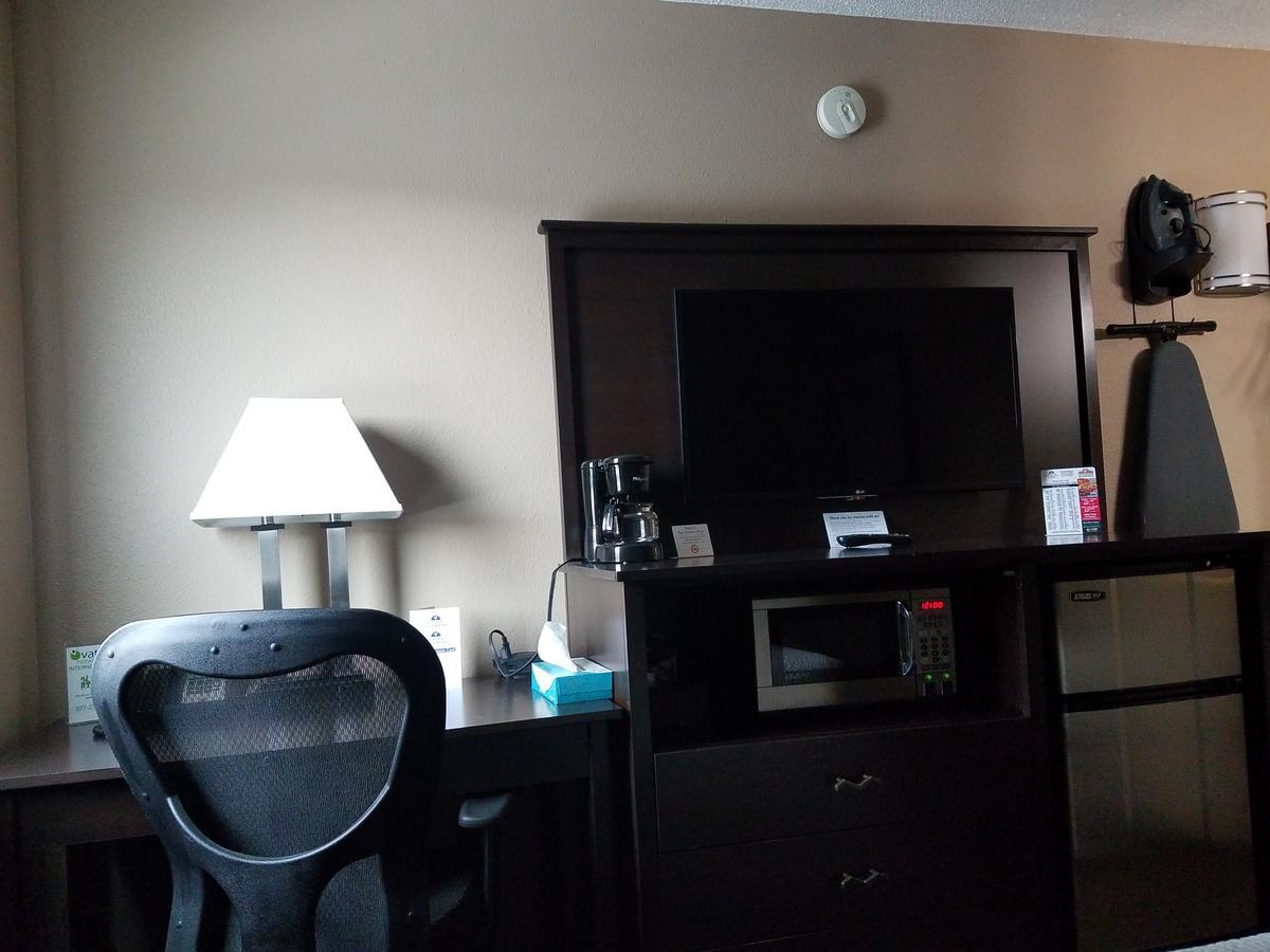 Americas Best Value Inn And Suites Bismarck Exteriér fotografie